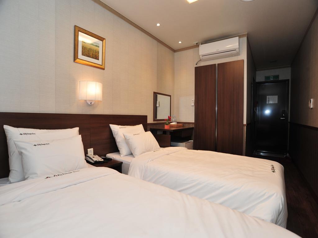 Global Inn Seoul Dongdaemun City Days Inn Chambre photo